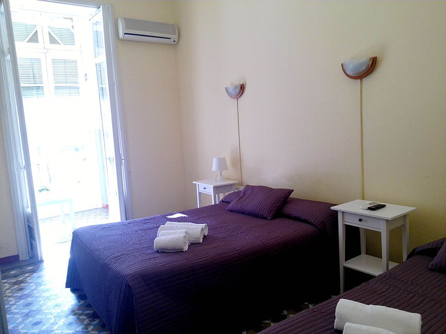 Hostal Balmes Centro Barcelona Exteriör bild