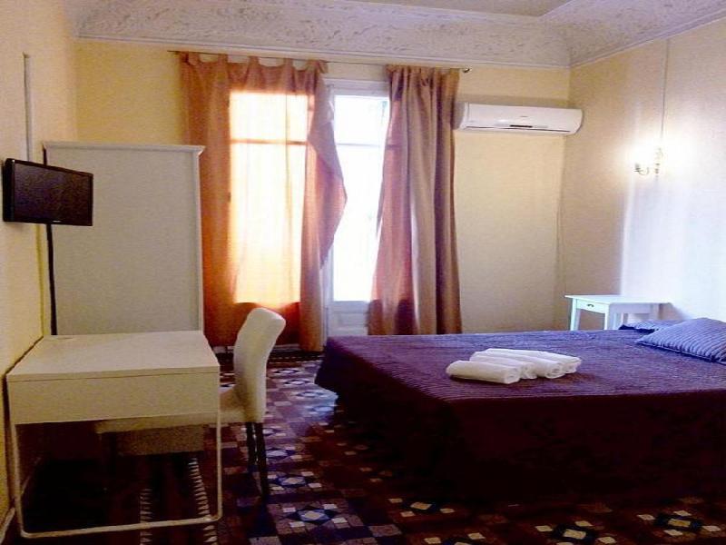 Hostal Balmes Centro Barcelona Exteriör bild