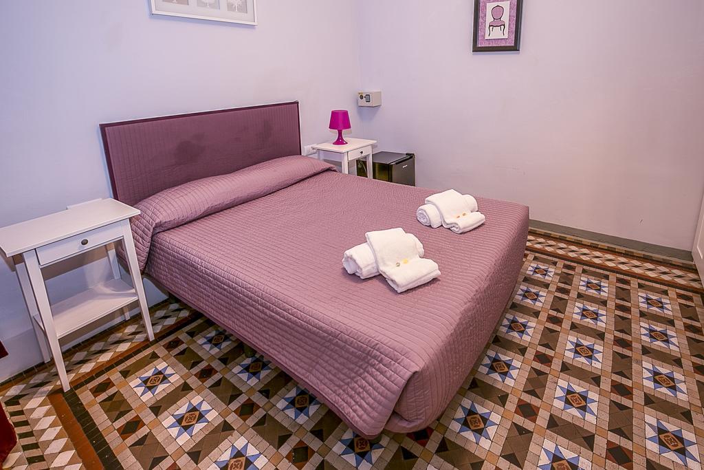 Hostal Balmes Centro Barcelona Exteriör bild