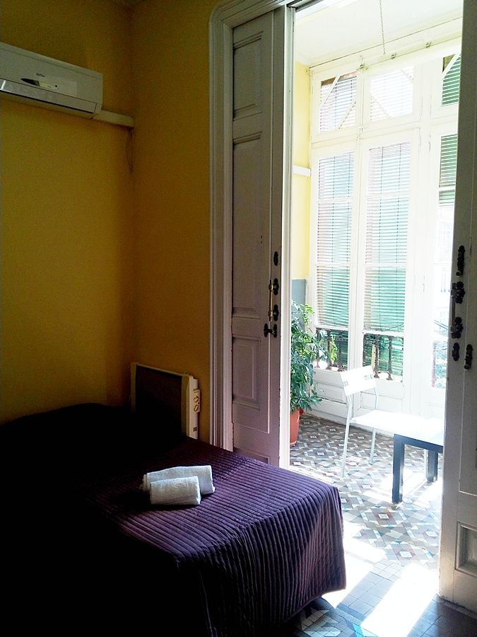 Hostal Balmes Centro Barcelona Exteriör bild