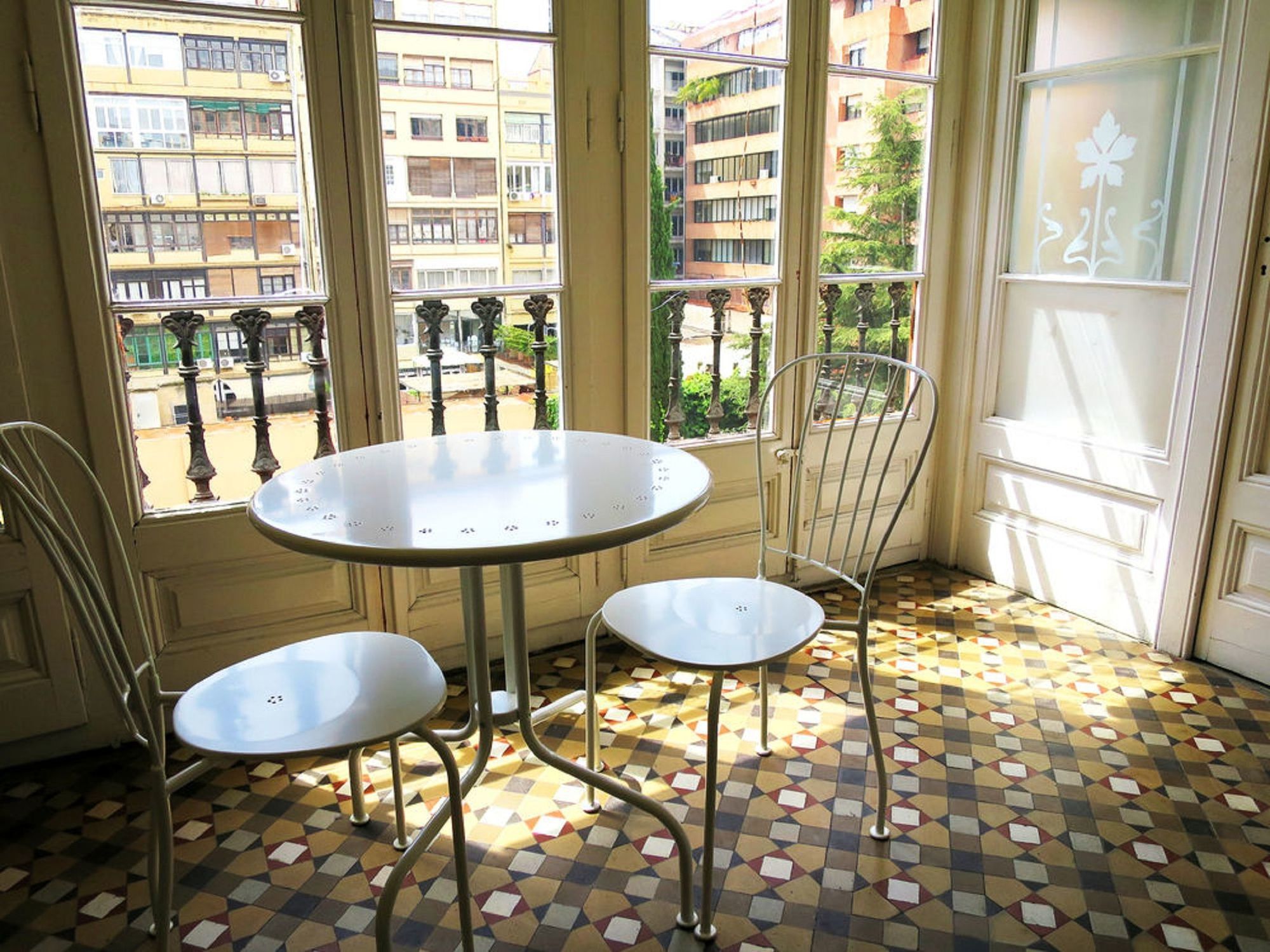 Hostal Balmes Centro Barcelona Exteriör bild