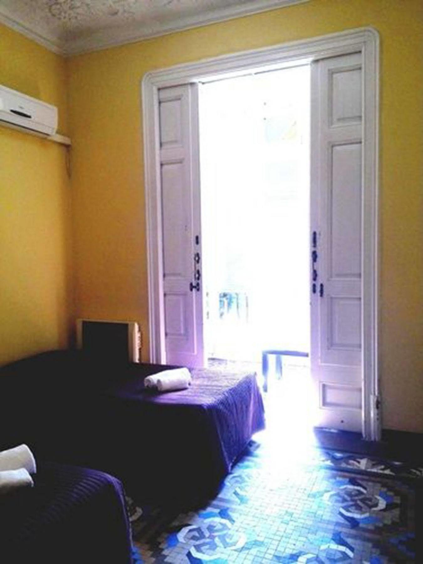 Hostal Balmes Centro Barcelona Exteriör bild