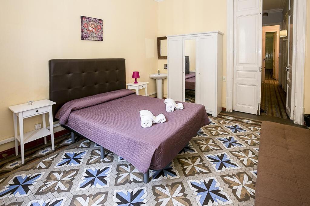 Hostal Balmes Centro Barcelona Exteriör bild